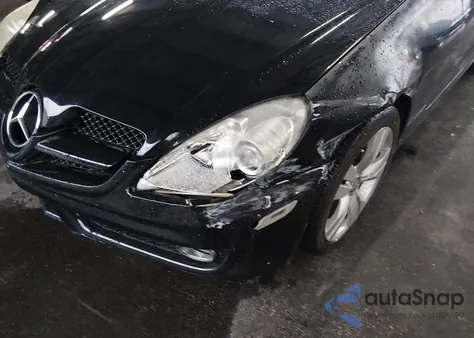 2009 Mercedes-Benz Slk 350 z USA, uszkodzony, nr VIN WDBWK58F09F191874